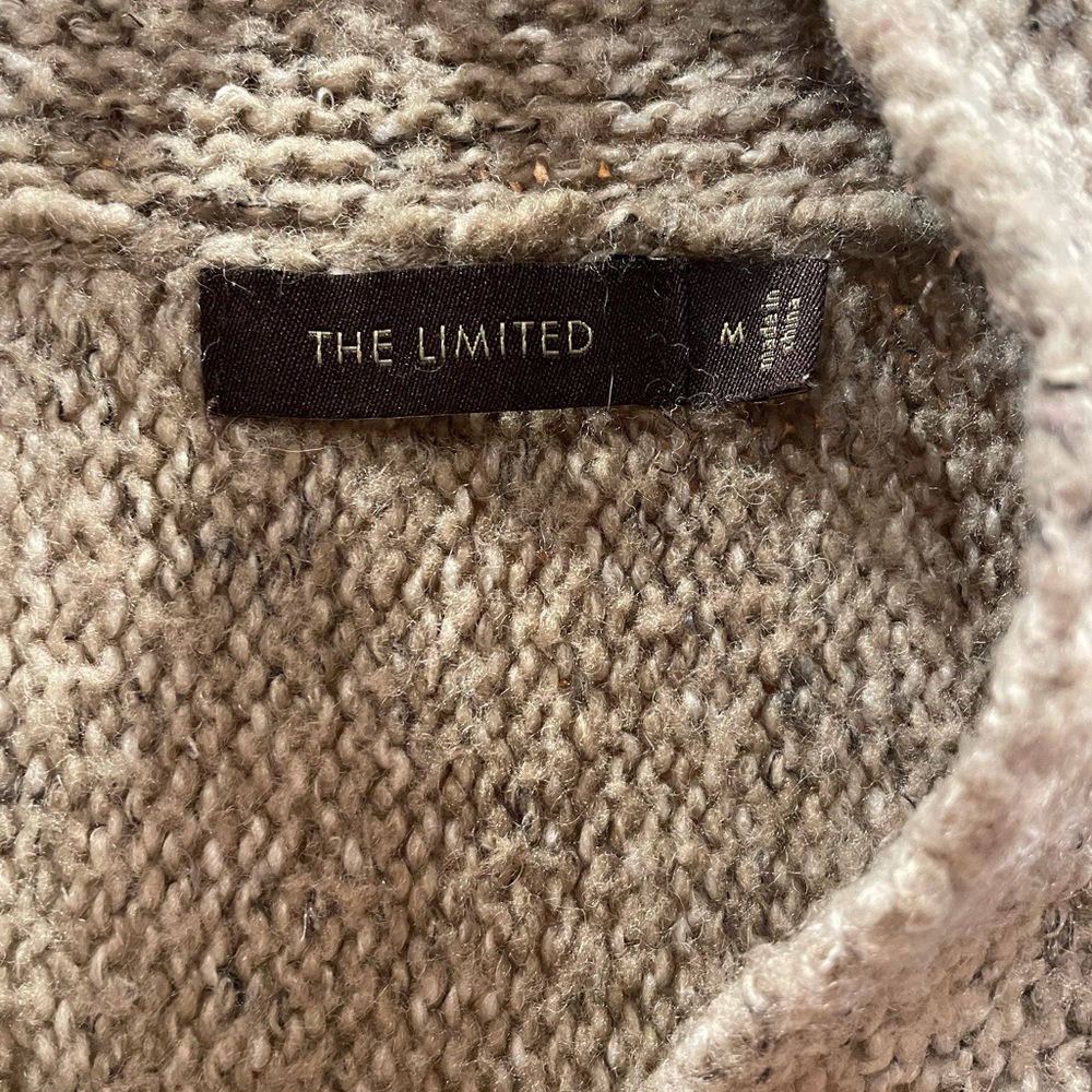Sleeveless sweater